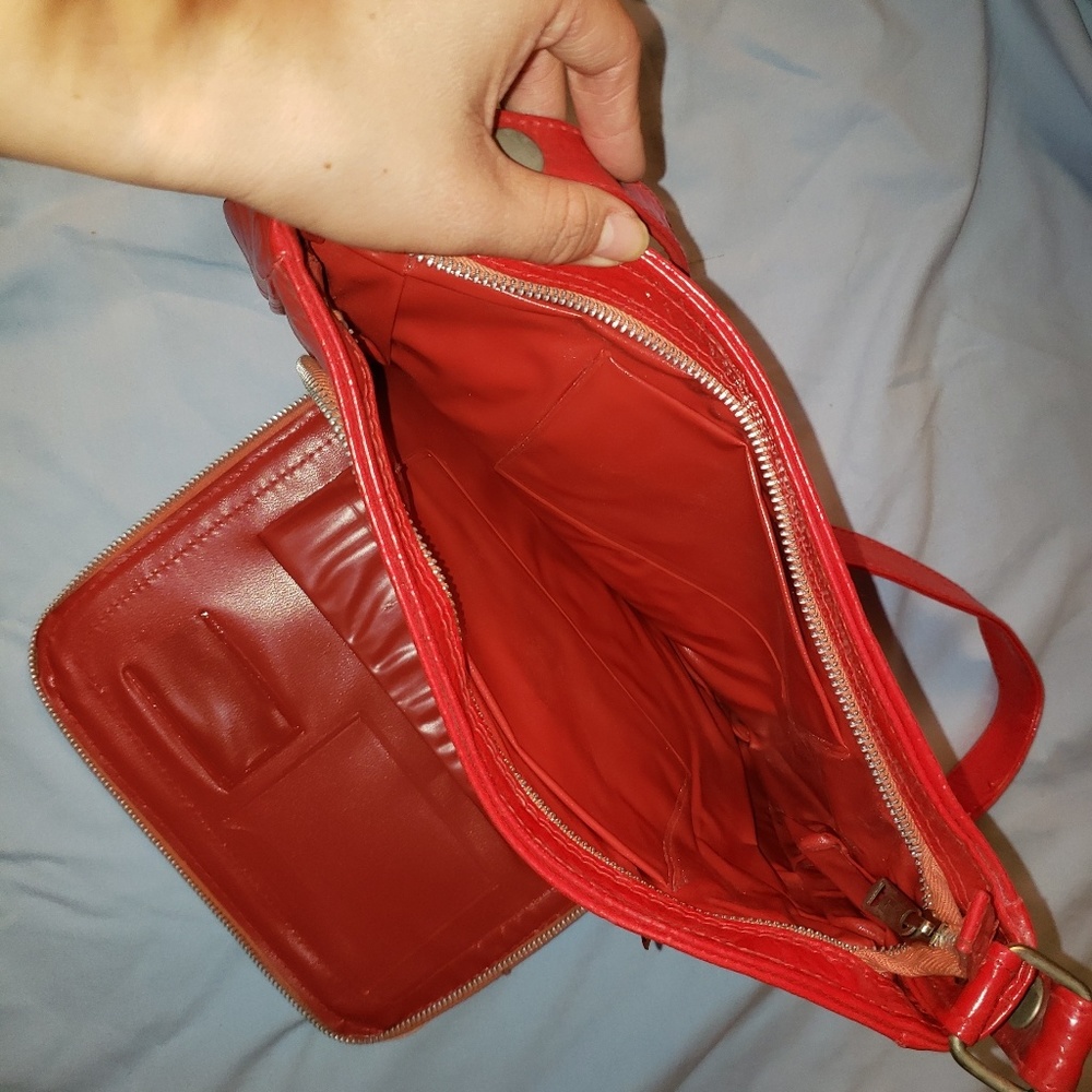 Red purse - Picture 6 of 7